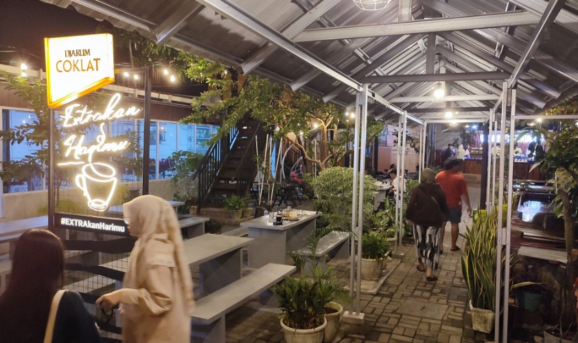 Rahasia Kopi di Pinggir Jalan yang Bikin Cilacap Bergetar